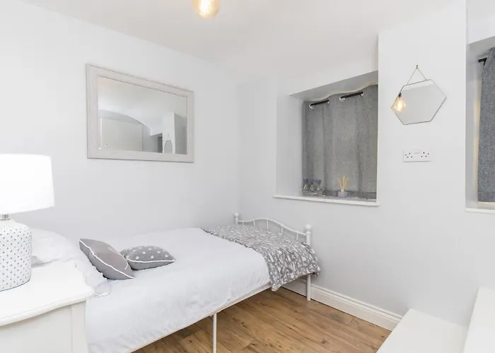 Mischa بيت للعطل برادفورد